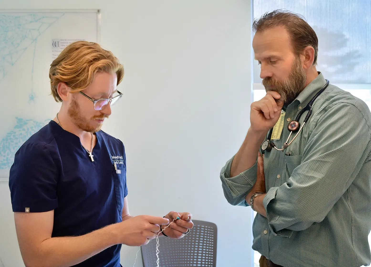 Clinician using EnteroTracker